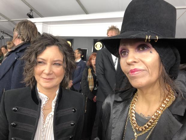 sarah-gilbert-and-linda-perry.jpg 