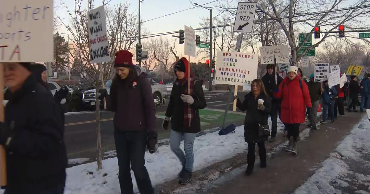 Teachers Picket On First Day Of Denver Strike - CBS Colorado