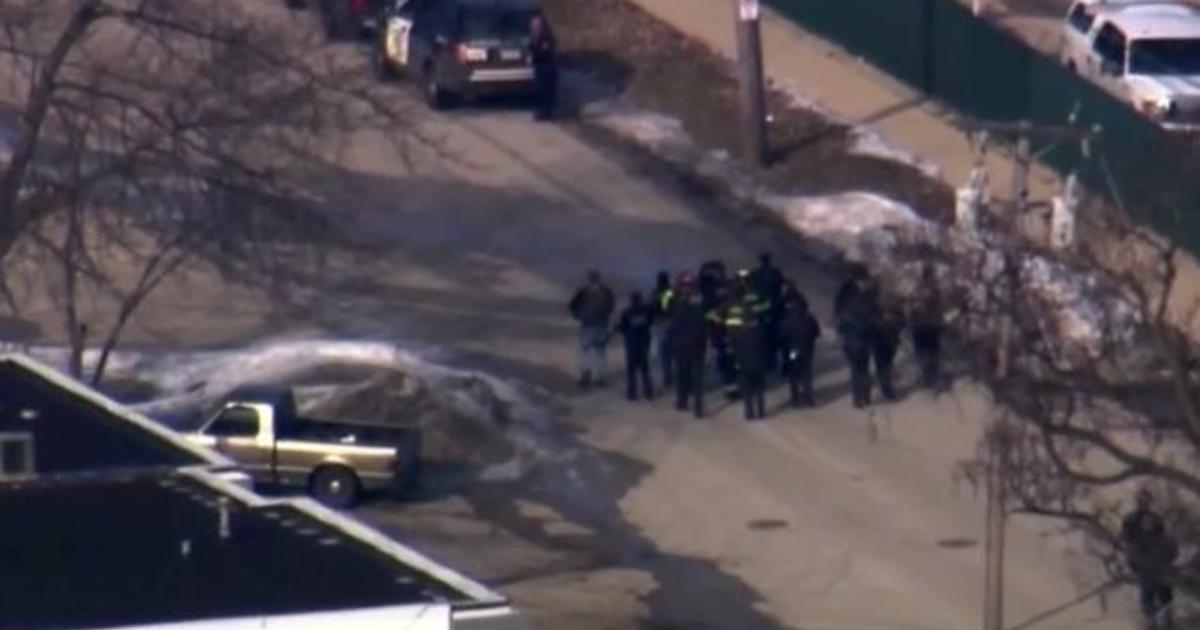 5 civilians dead, 5 officers wounded in Illinois shooting CBS News