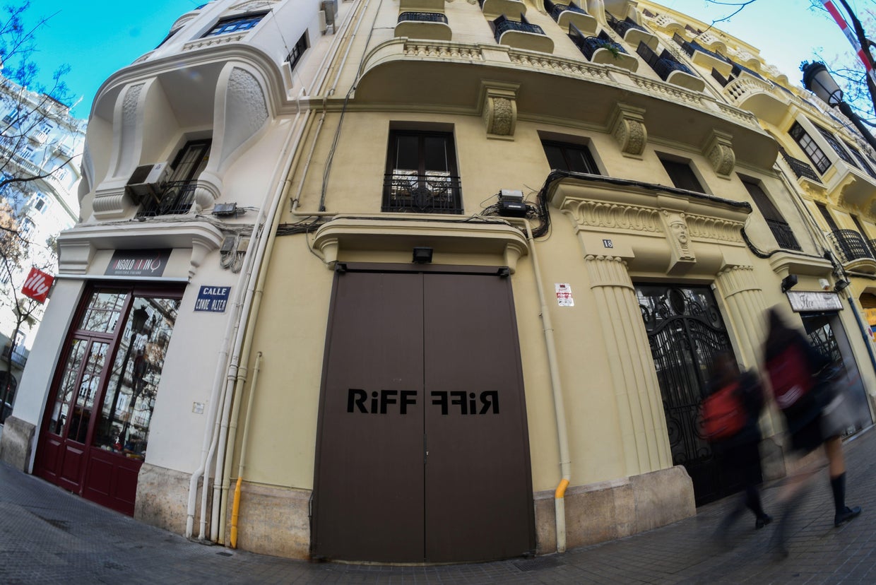 Woman dies, 28 others fall ill after dining at Michelinstar restaurant