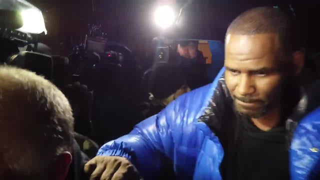 r-kelly-leaves-studio.jpg 