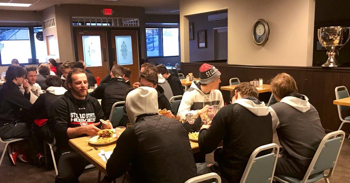 deputies-rescue-stranded-st-cloud-state-hockey-team-take-them-to-jail