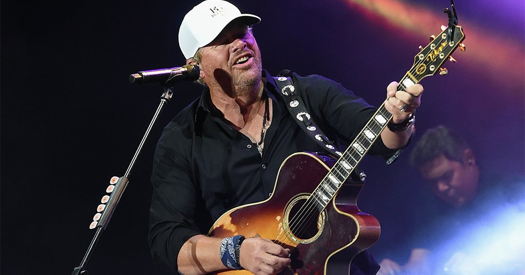 Toby Keith joins the Country Music Hall of Fame postumously - CBS Texas