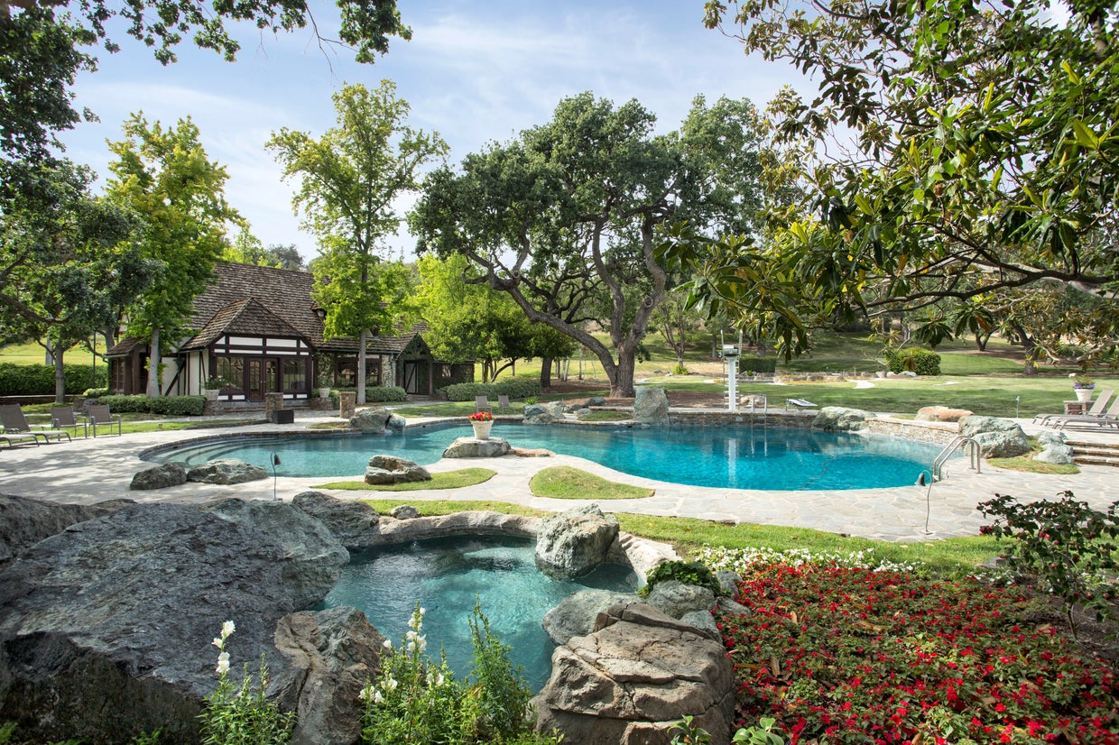 neverland-ranch-for-sale-michael-jackson-s-former-home-back-on-market