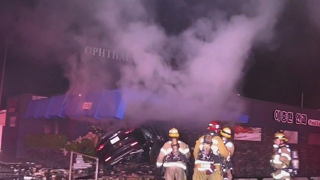 fullerton-car-into-building.jpg 