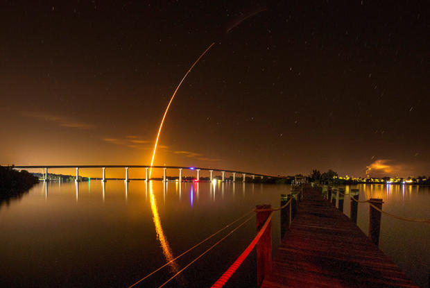 SpaceX Falcon 9 rocket lifts off to ISS from Kennedy Space Center 