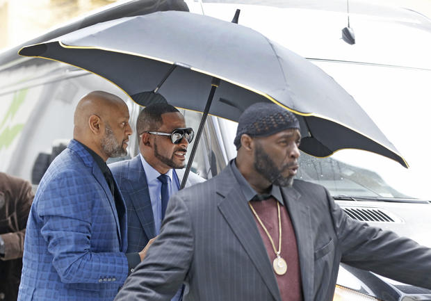 R. Kelly Appears In Family Court Over Unpaid Child Support 