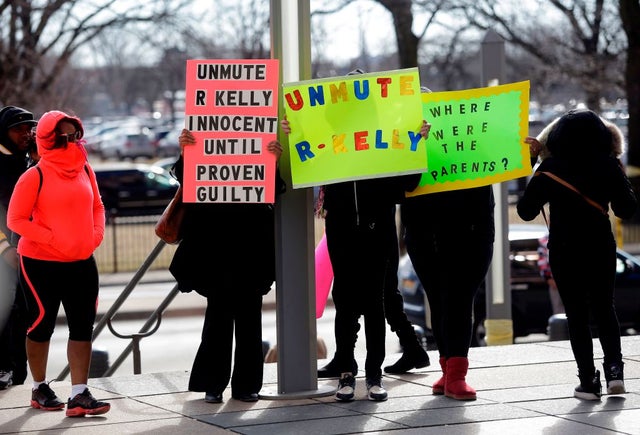 Entertainment-US-music-assault-RKelly-crime-children-celebrity 