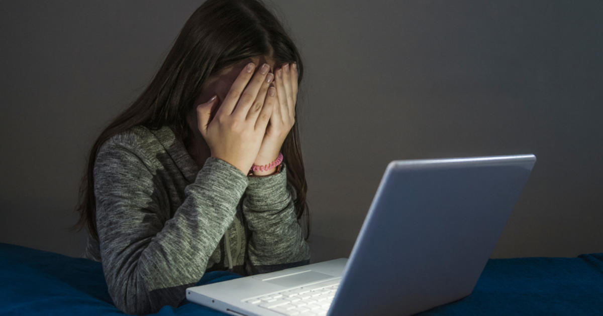 cyberbullying-will-become-a-crime-in-michigan-this-week-cbs-detroit