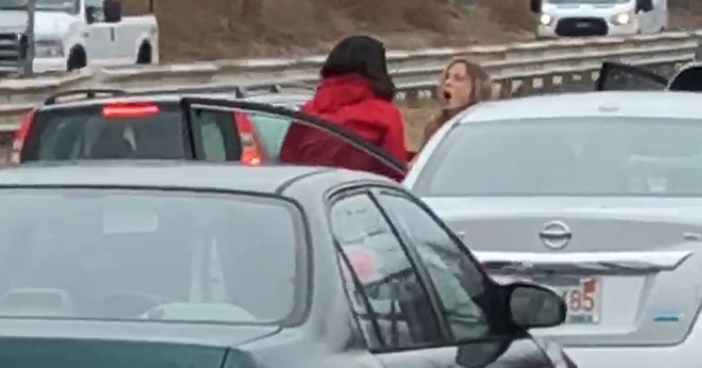 Women Fighting In Middle Of Route 128 In Danvers Caught On Video - CBS ...
