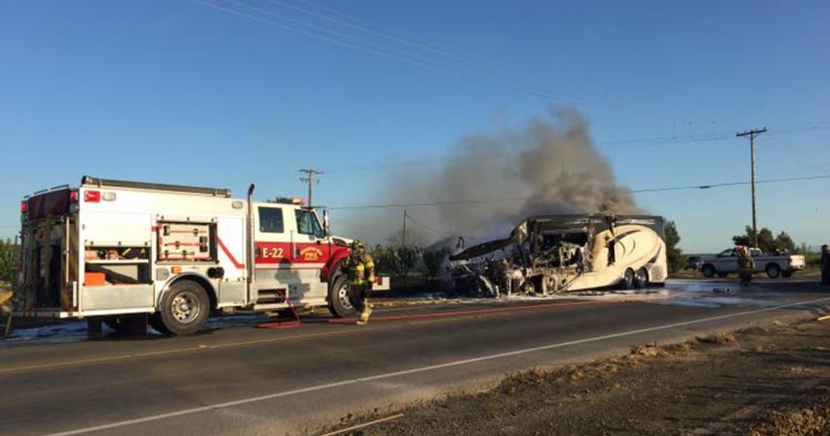 RV Fire Shuts Down Stanislaus County Road - CBS Sacramento