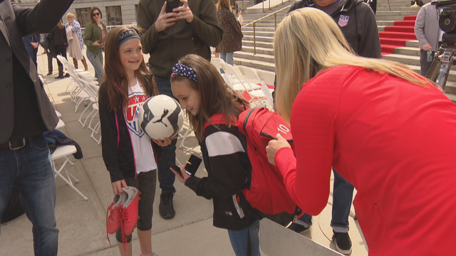 USWMNT SOCCER PLAYERS 10PKG.transfer_frame_125 