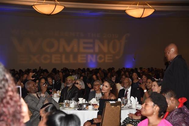 the-talks-eve-is-honored-with-wdas-women-of-excellence-legacy-award-8.jpg 
