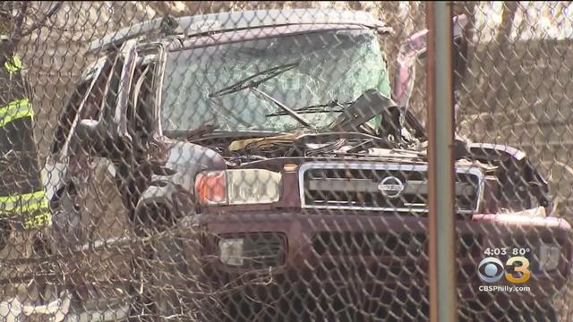 septa-train-strikes-vehicle.jpg 