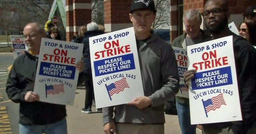 Stop & Shop Workers Go On Strike; Customers Told To Leave Stores - CBS ...