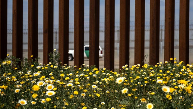 MEXICO-US-BORDER-WALL 