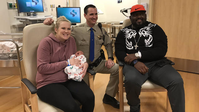 chp-officer-helps-deliver-baby.jpg 