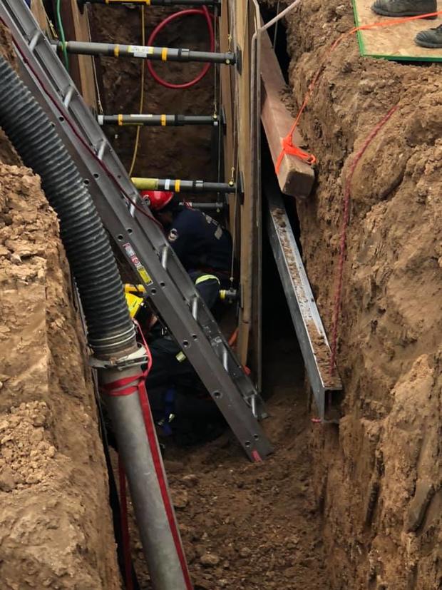 windsor trench rescue (from windsor severance fire on facebook) 