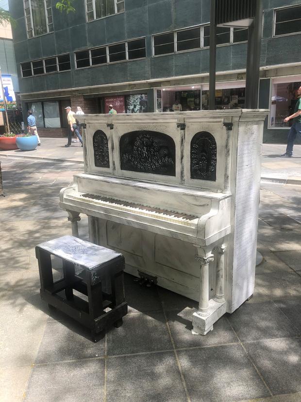 16th st mall piano painting 3 