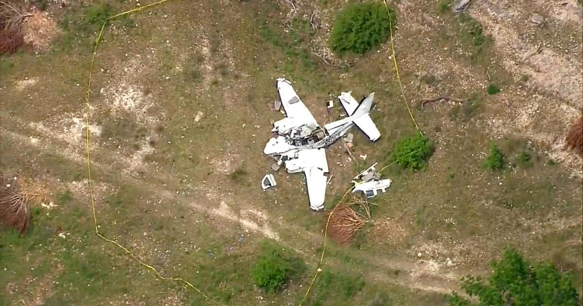 6 killed in Texas plane crash CBS News