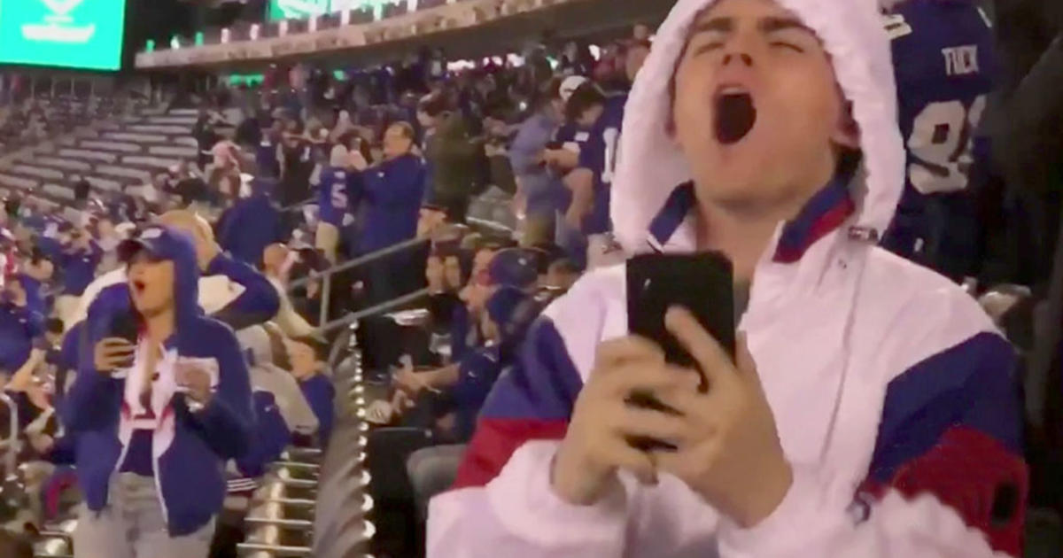Fans Confused, Furious, Shouting After NY Giants Pick Daniel Jones In NFL  Draft 1st Round - CBS New York