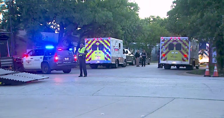 Fort Worth SWAT Called To Standoff At Mobile Home Park CBS DFW