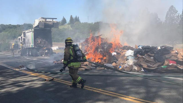 garbage-truck-fire-credit-cal-fire-neu-2.jpg 