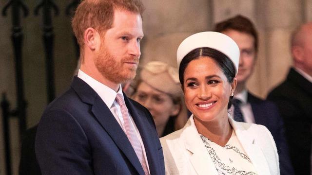 cbsn-fusion-meghan-markle-and-prince-harry-remain-private-on-details-of-first-child-thumbnail-1843536-640x360.jpg 