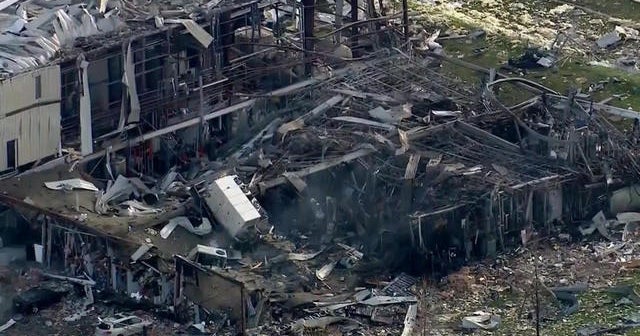 Illinois plant explosion leaves 1 dead, 2 missing - CBS News