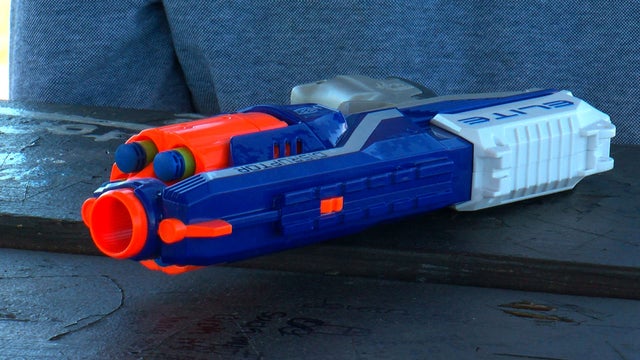 nerf-gun.jpg 