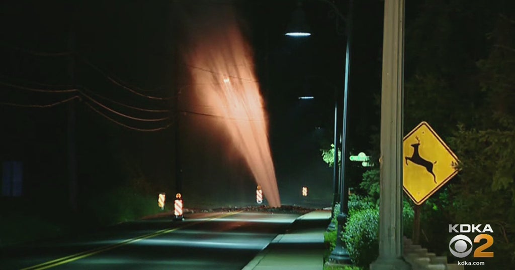 Water Main Break Creates Geyser In Green Tree - CBS Pittsburgh