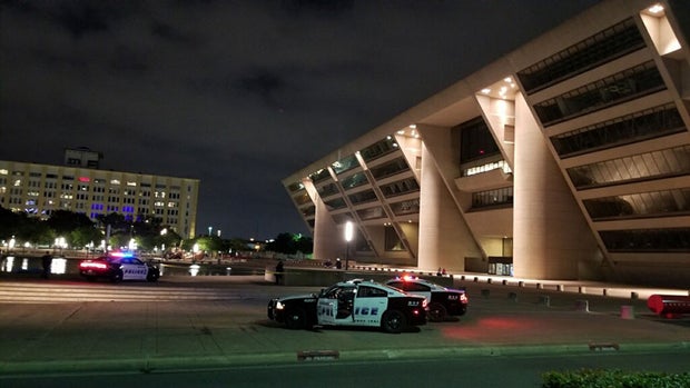 Body found in front of Dallas City Hall 