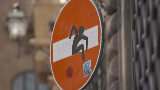 clet-street-sign-in-florence-promo.jpg 