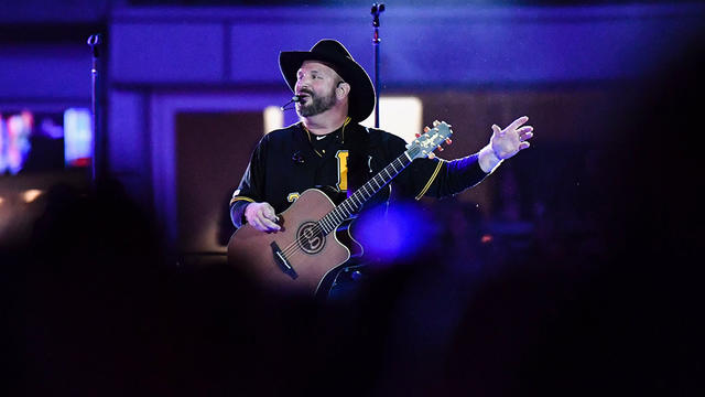 garth-brooks-heinz-field-2019-.jpg 