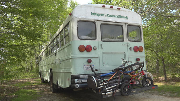 contended-nomads-bus-with-bikes-620.jpg 