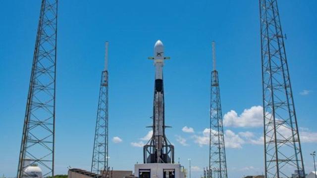 052319-falcon9.jpg 