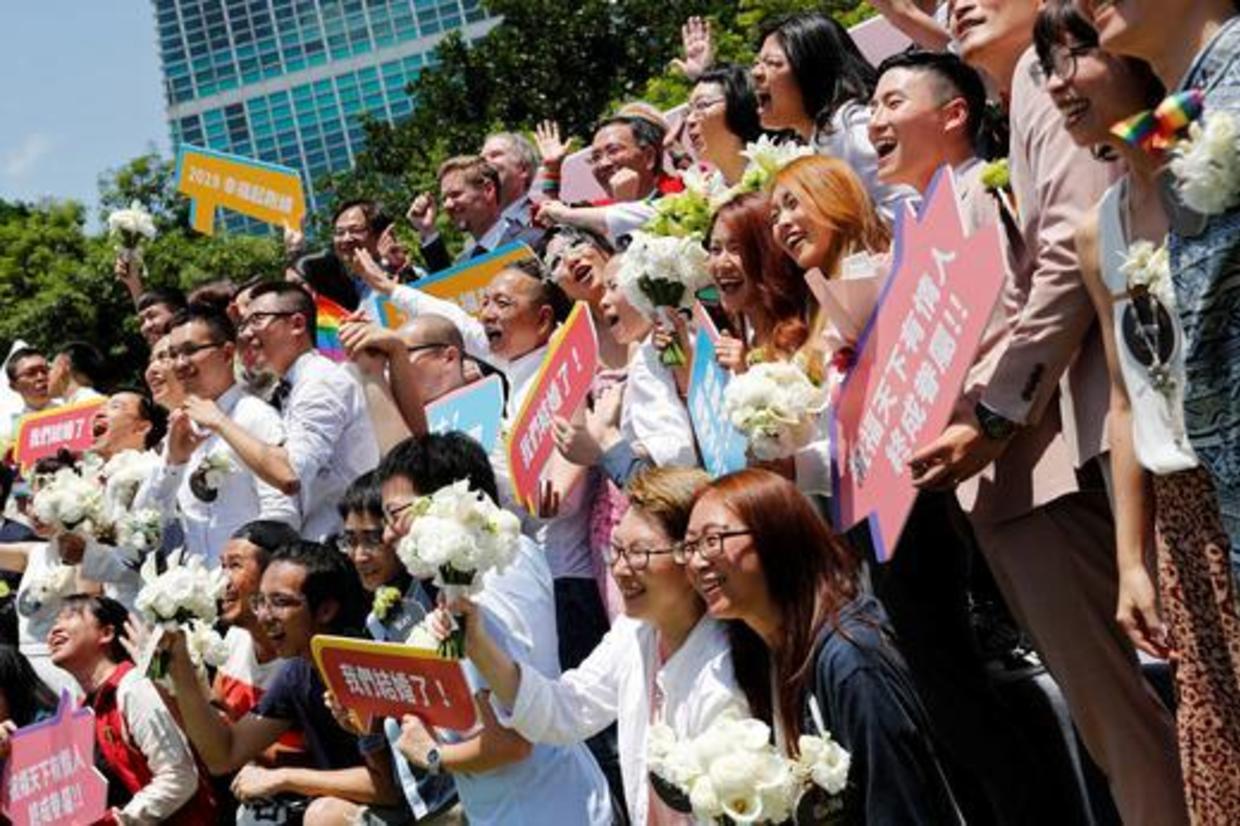 Taiwan Gay Marriage Hundreds Of Couples In Taiwan Tie The Knot