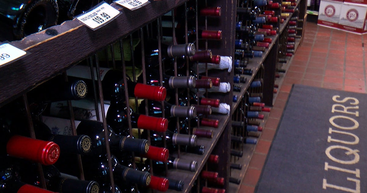 Wisconsin Alcohol Proposals Would Allow Delivery, Curbside Pickup CBS