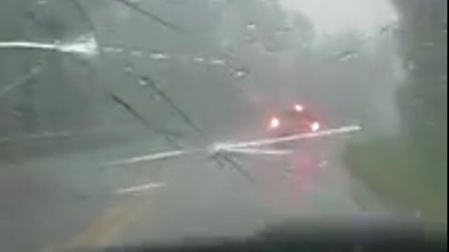 crackedwindshieldhail.jpg 