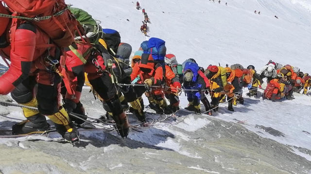 Nepal Crowded Everest 