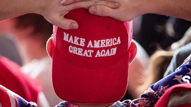 make-america-great-again-maga-hat.jpg 
