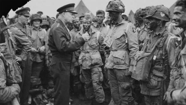 general-dwight-d-eisenhower-talks-to-paratroopers-in-england-june-5-1944-620.jpg 