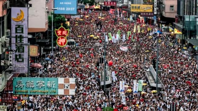 cbsn-fusion-protesters-hong-kong-demonstrate-extradition-bill-today-2019-06-09-thumbnail-1870299-640x360.jpg 