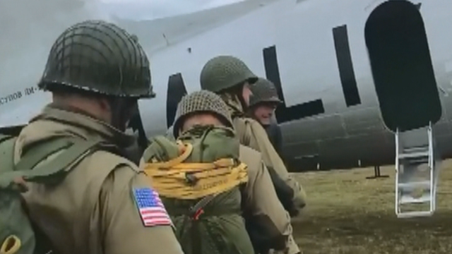 CROW JUMPS FROM PLANE PKG.transfer_frame_718 