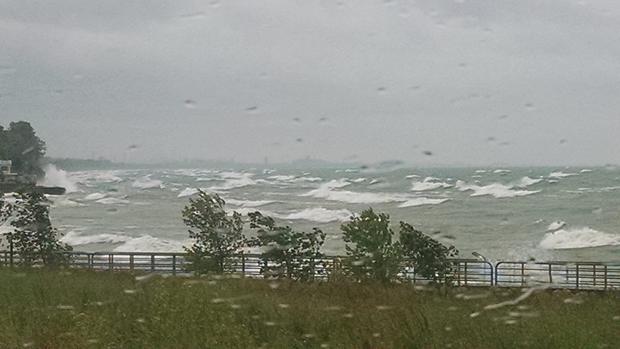 Great Lakes Waves 