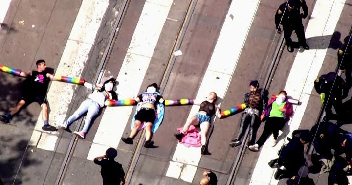 Protesters Bring San Francisco Pride Parade To A Halt For An Hour - CBS ...