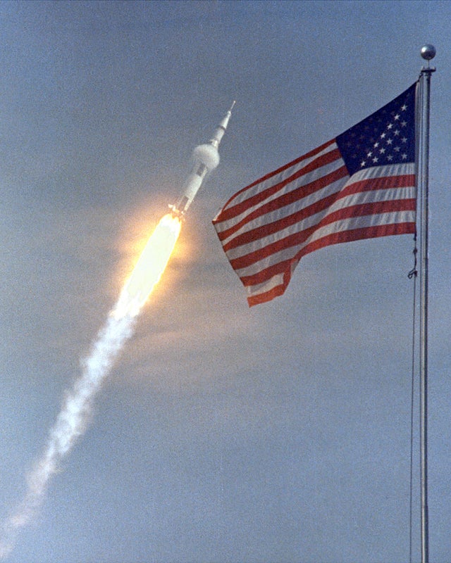 apollo10.jpg 