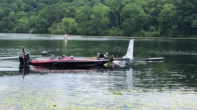 plane-in-lake.jpg 
