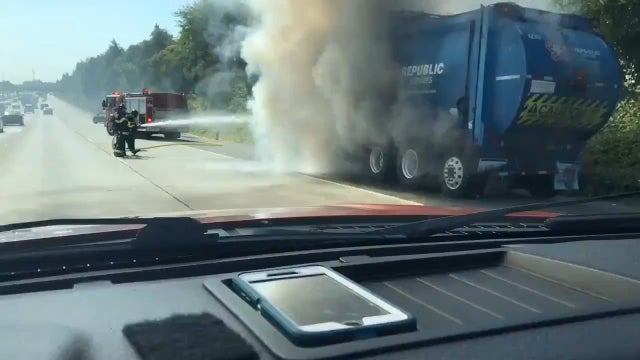 garbage-truck-fire.jpg 