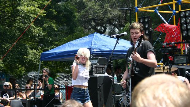 burger-boogaloo-2019-saturday-amyl-and-the-sniffers-6.jpg 